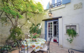  Holiday home Rue Mlle de Seyt de Pievert  Комон-Сюр-Дюранс